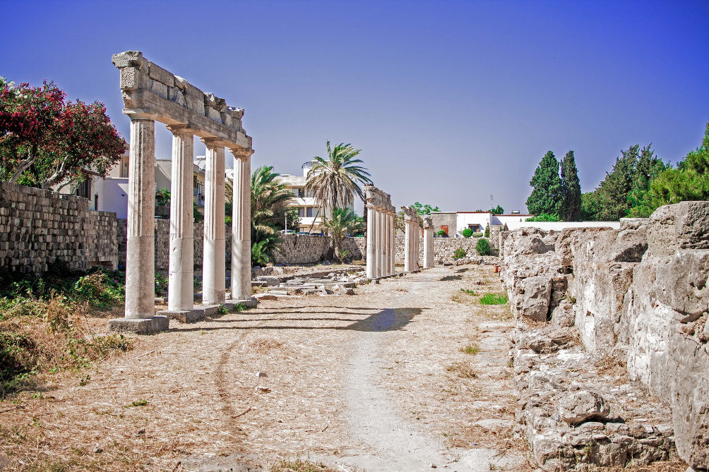 Säulen an der Via Cardo in den Westlichen Ausgrabungen